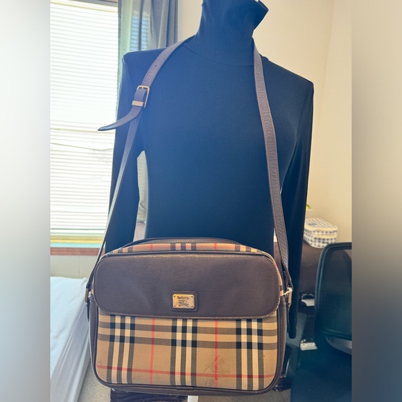 🔥Burberrys Bag - Picture 1 of 17